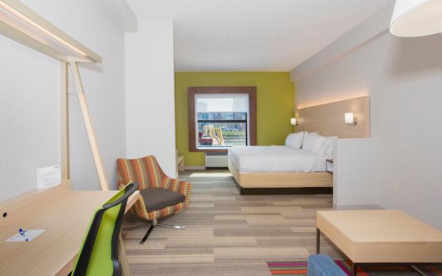 Holiday Inn Express & Suites Pittsburgh North Shore, an IHG Hotel