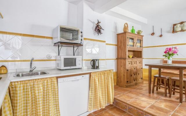 Comfy Holiday Home in Carcabuey With Patio