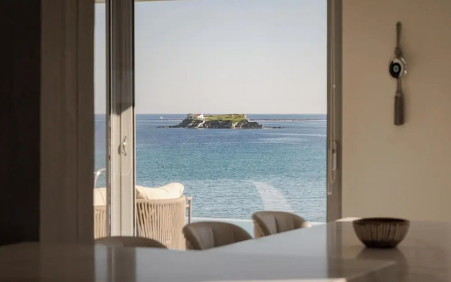 Luxurious Seafront Villa Karystos