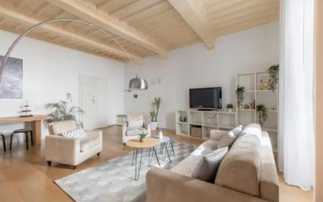 Iflat Navona White And Stylish Apartment