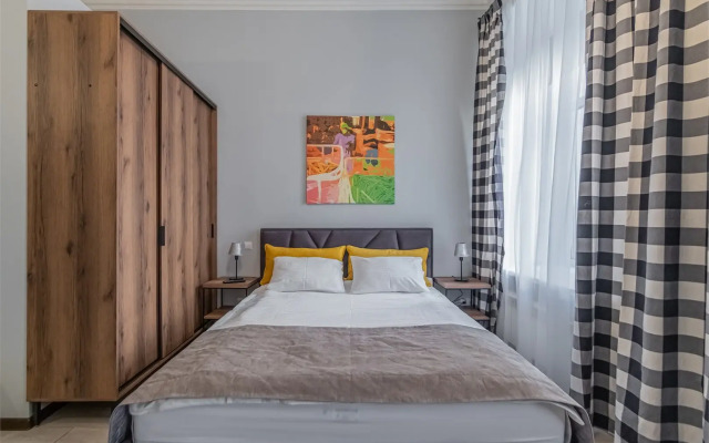 Apart Hotel R&B(Графский)