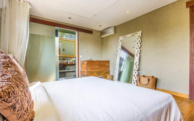 Villa Yoga by Villa Finder