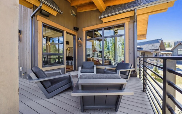 Outside The Bubble 4 Bedroom Home