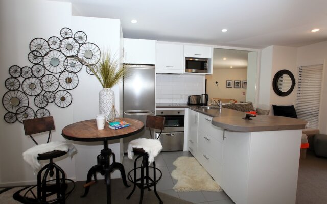 Beautiful Apartment With Patio