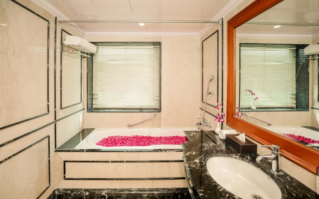 Regenta Central Lucknow by Royal Orchid Hotels Limited