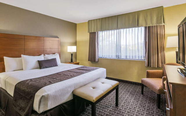 Best Western Plus Scottsdale Thunderbird Suites