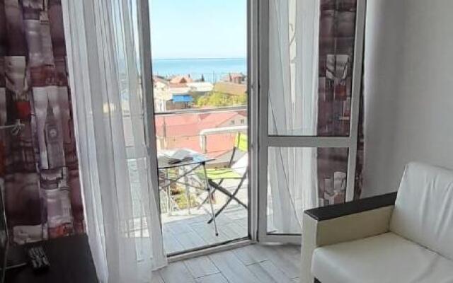 Apartments on 13 Chkalova Street