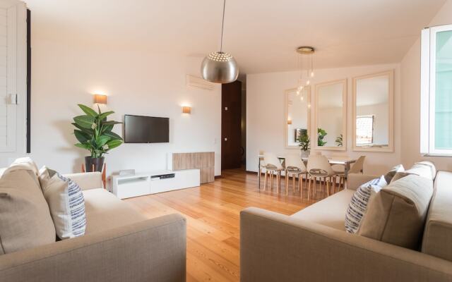 Alfama Modern Two-Bedroom Apartment w/ River View and Parking - by LU Holidays