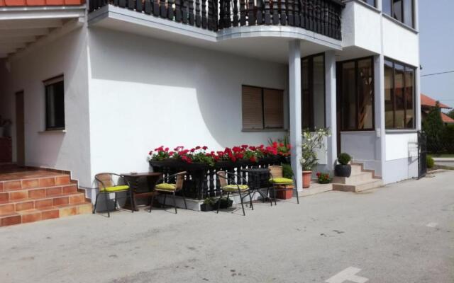 Apartmani Oletić 4*