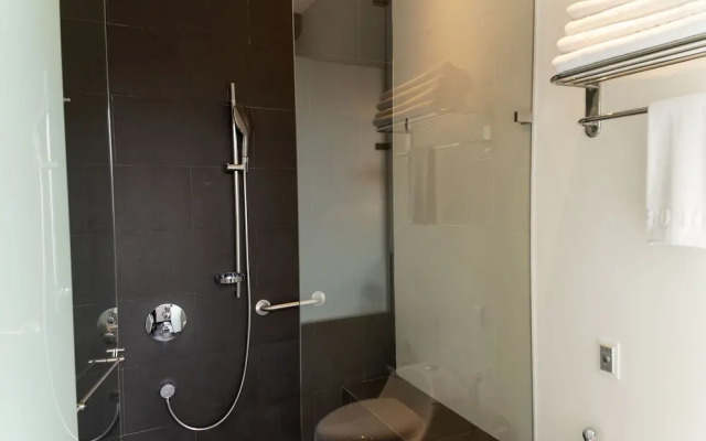 8010 Urban Living Luxury Home Experiences.