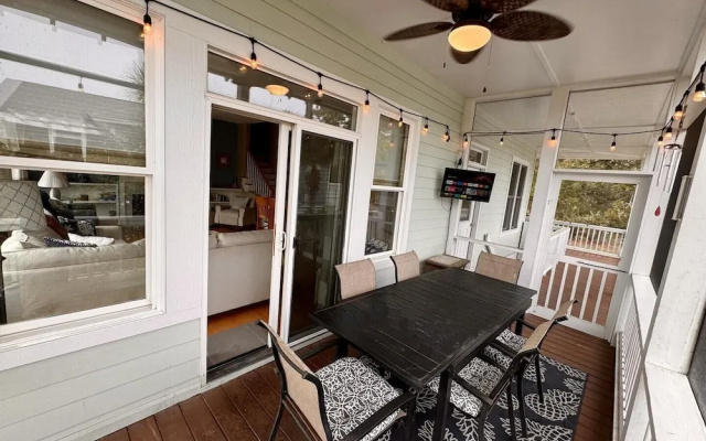 Lovely Canal Front Home w/ Dock