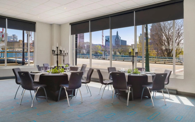 Aloft Milwaukee Downtown