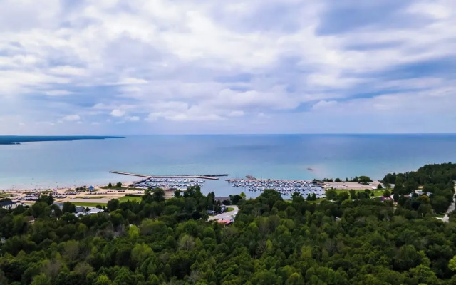 GLOBALSTAY 4Bd Basement Port Elgin Beach