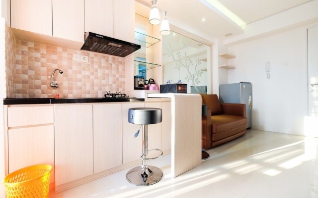 2 Bedrooms at Bassura City Apartment with Mall Access By Travelio – Guest Rooms – Jakarta