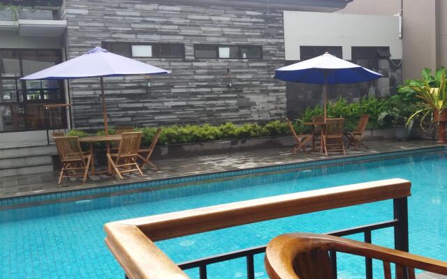 Grand Laguna Hotel & Villa