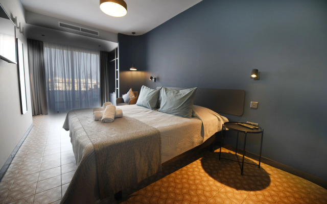 Victoria by Petit Chic