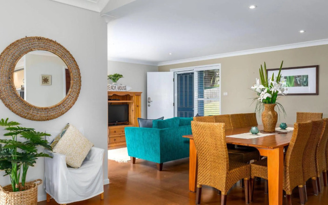 Akarana Beach House :: Jervis Bay Rentals