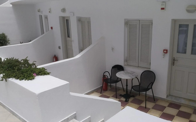 Kamari Beach Hotel