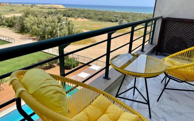 Relaxing Studio by the Sea