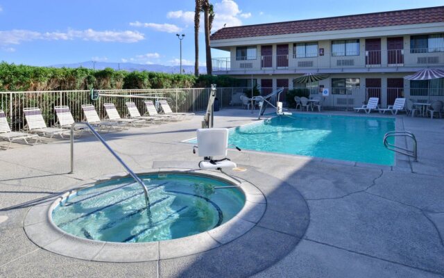Rodeway Inn & Suites Thousand Palms - Rancho Mirage