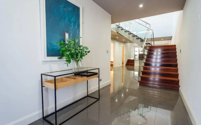 The Grand Oasis - Pool - Wifi - Mins From Beach
