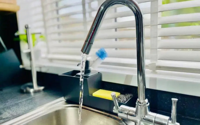 Mayfair Place - Cosy 3 Bedroom House with Free Parking