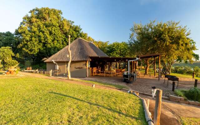 Crocodile Bridge Safari Lodge