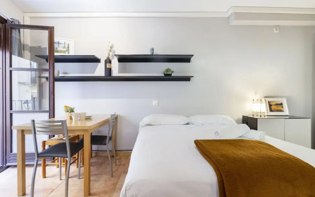 Historical Downtown Tarragona Apartment