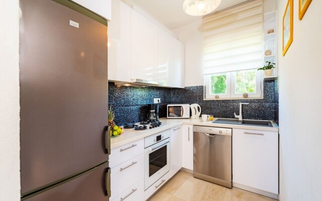Apartments Maialena-modernly Furnished and With Nice Garden