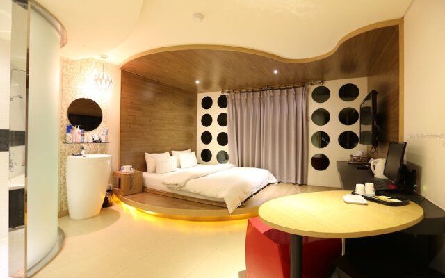 Paju Miiz Hotel