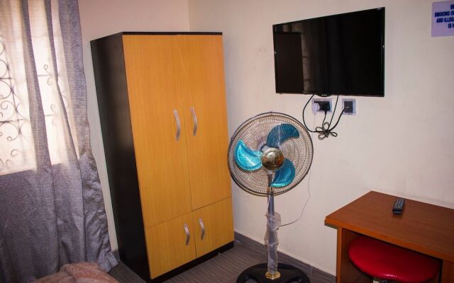 Impex Edge Hotel And Suites