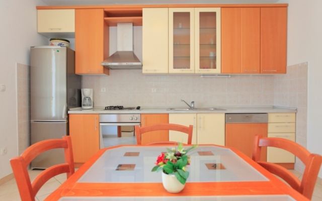 Apartment Jakica - family apartment with garden terrace A1 Mate Korcula, Island Korcula