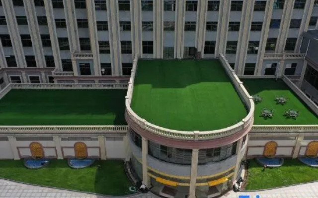 Qianjiang Hot Spring Hotel