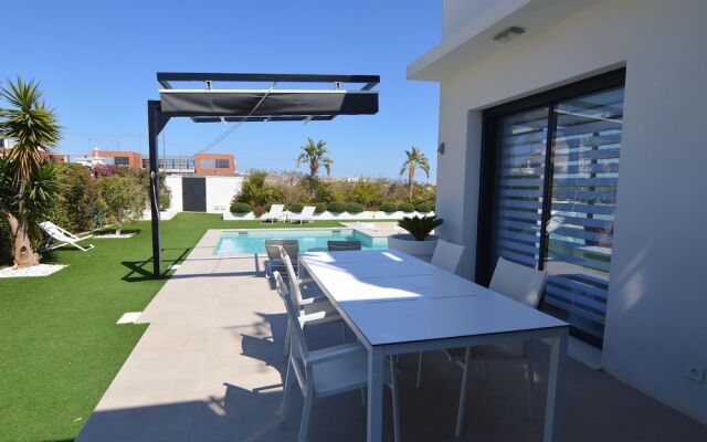 Plushy Villa in Torremendo With Pool and Reservoir Views