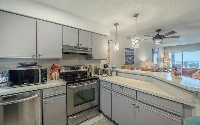 Sand Pebbles by Carolina Retreats