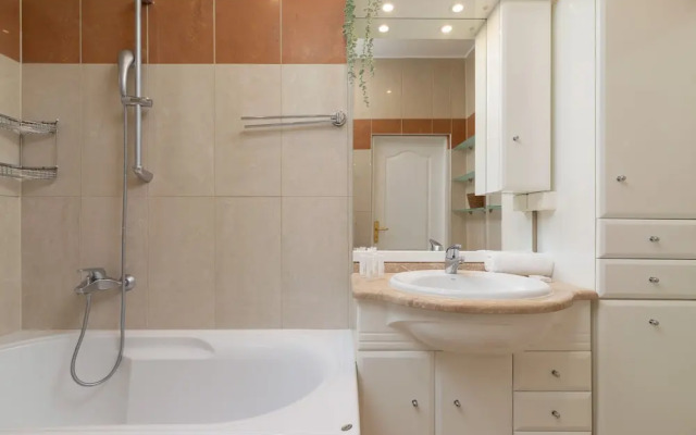 Retro Apartment Cracow Center by Renters