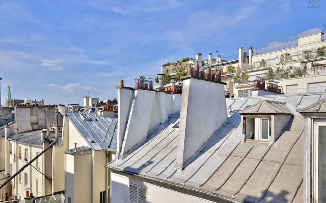 Amazing Apartment at the Eiffel Tower