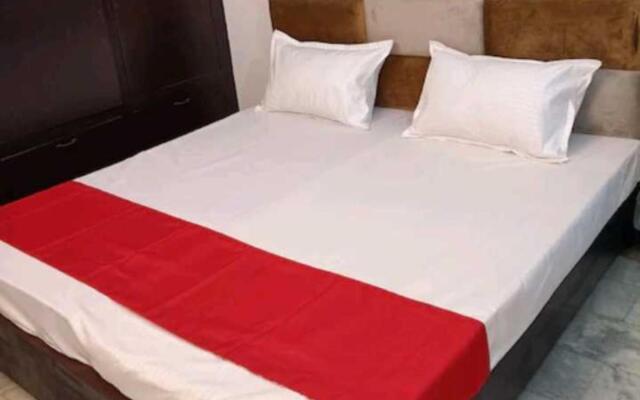 OYO 70049 Hotel Pearl Inn