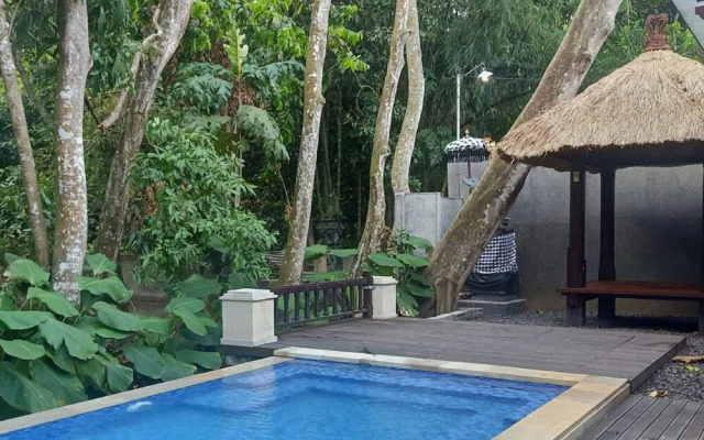 Pandawa Villa Riverside by WizZeLa