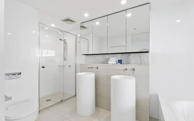 The Oracle Resort Broadbeach - GCLR