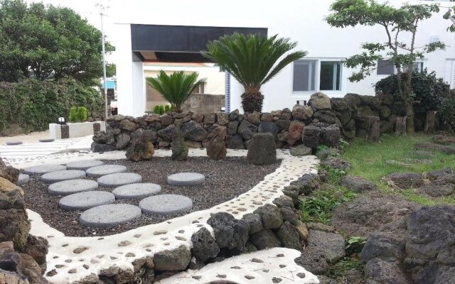 Soofeel House