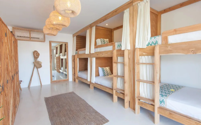 The Green Room Canggu - Hostel