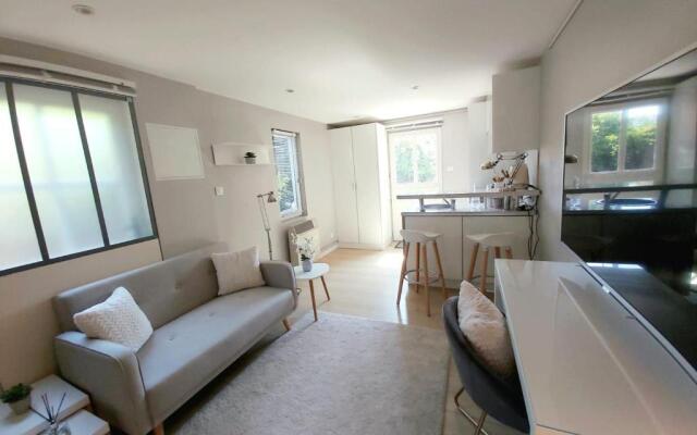 Charmant Studio sur cour à Saint-rambert LYON 9e