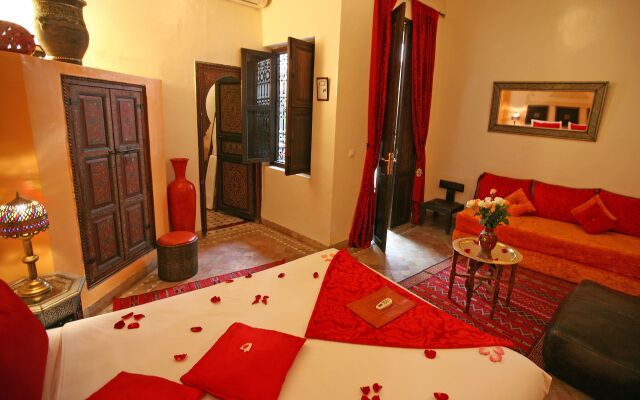 Riad La Porte Rouge By La Siredrah