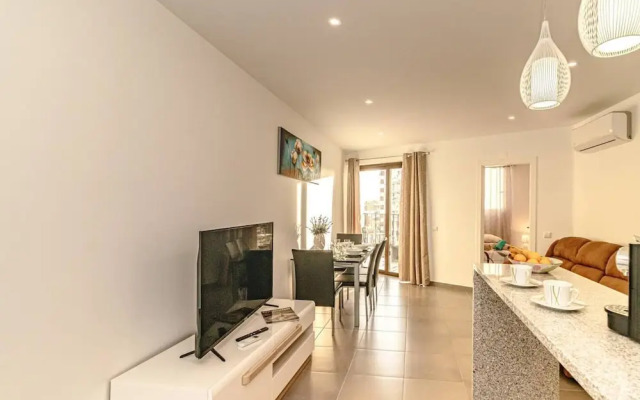 Inviting 2-bed Apartment in Armação de Pêra