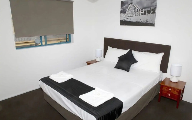 Karana Palms Self Contained Apartments
