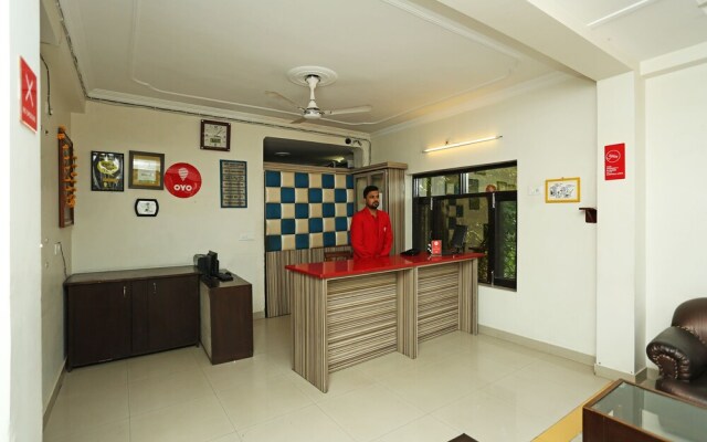 OYO 8785 Hotel Queen's Pearl