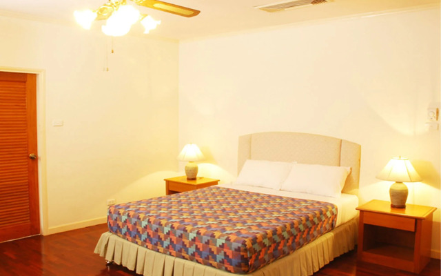 Seastar Hotel And Service Apartment
