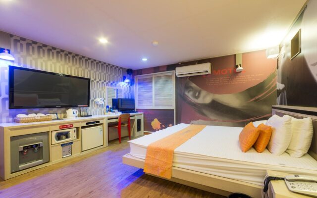 U Hotel