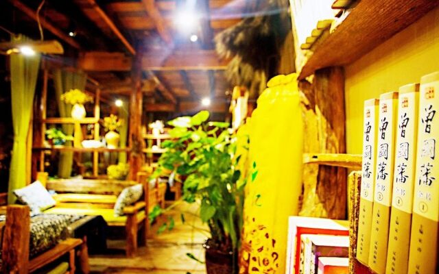 Dielianhua Cowherd Inn Zhangjiajie